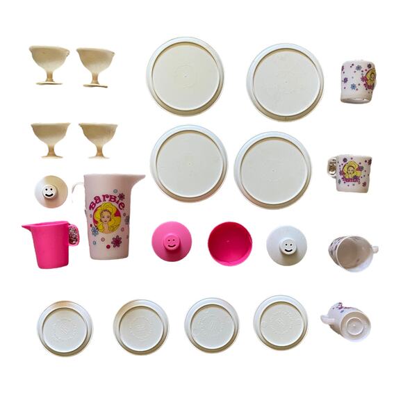 Chilton Toys Barbie Smiley-face Play Kitchen Plasticware - Picture 7 of 7